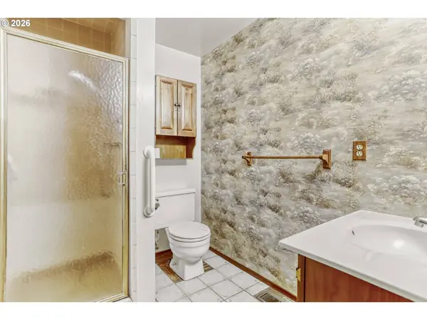 16659 SE POWELL BLVD, Portland, OR 97236