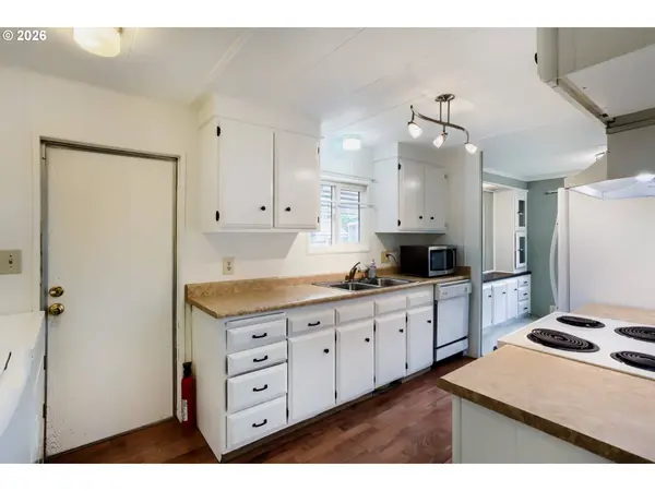 11564 SW ROYAL VILLA DR, Tigard, OR 97224