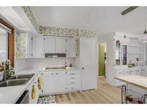 11524 SW ROYAL VILLA DR, Tigard, OR 97224