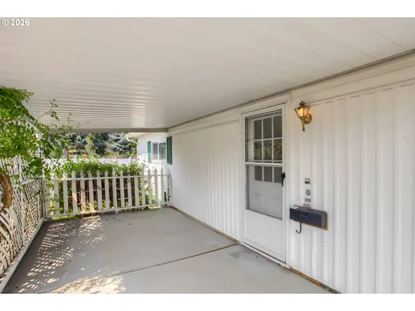11728 SW ROYAL VILLA DR, Tigard, OR 97224