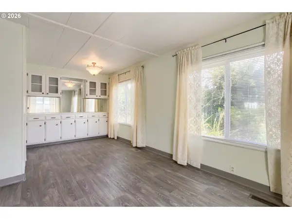 11728 SW ROYAL VILLA DR, Tigard, OR 97224