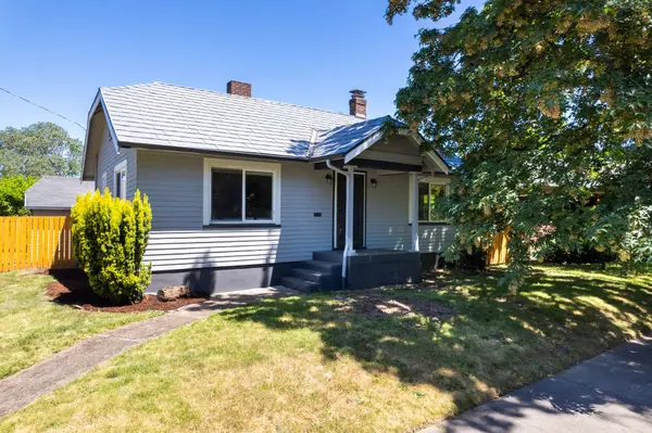 2307 NE Ainsworth St, Portland, OR 97211-5462