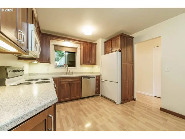17760 NW ROLLING HILL LN, Beaverton, OR 97006