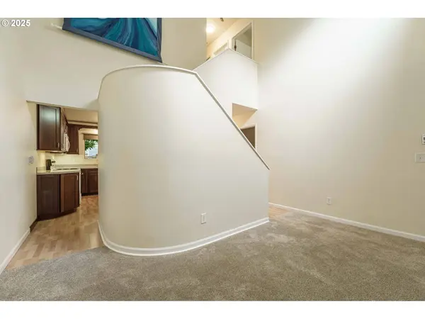 17760 NW ROLLING HILL LN, Beaverton, OR 97006