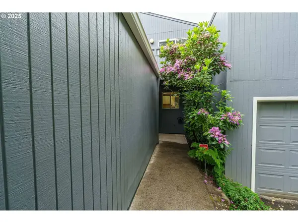 17760 NW ROLLING HILL LN, Beaverton, OR 97006