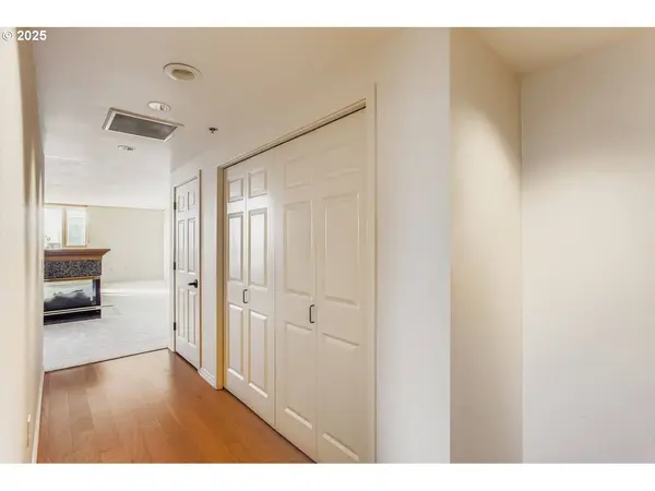 1132 SW 19TH AVE #801, Portland, OR 97205