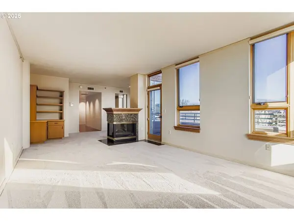 1132 SW 19TH AVE #801, Portland, OR 97205