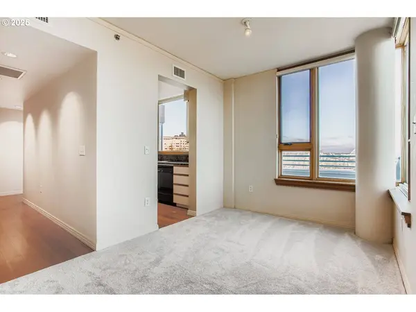 1132 SW 19TH AVE #801, Portland, OR 97205