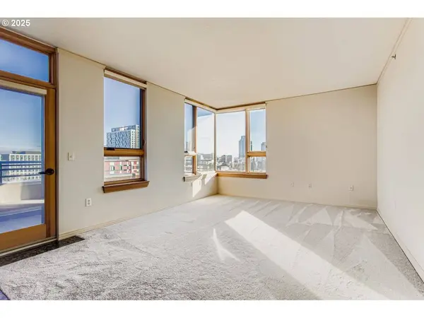 1132 SW 19TH AVE #801, Portland, OR 97205