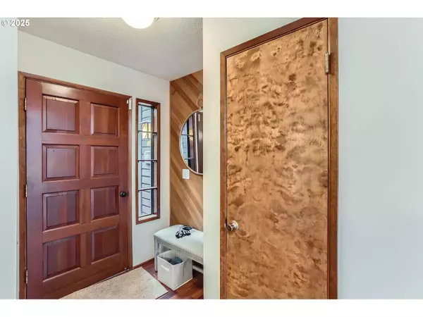 18435 TERRY AVE, Lake Oswego, OR 97035