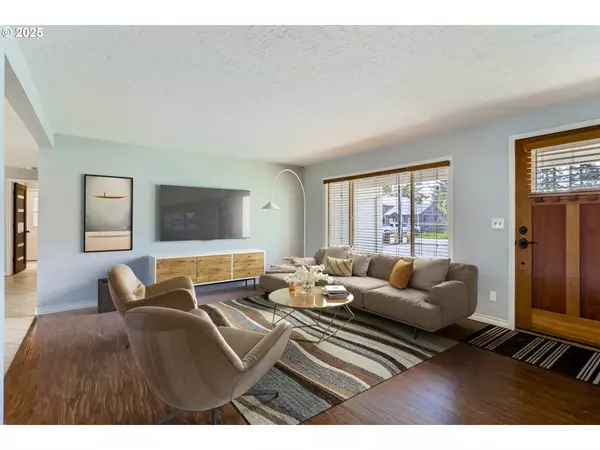 31225 NW HILLCREST ST, North Plains, OR 97133