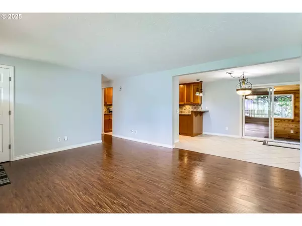 31225 NW HILLCREST ST, North Plains, OR 97133