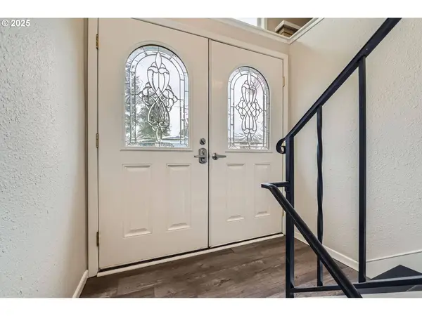 830 SE 137TH AVE, Portland, OR 97233