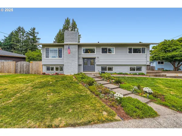 830 SE 137TH AVE, Portland, OR 97233