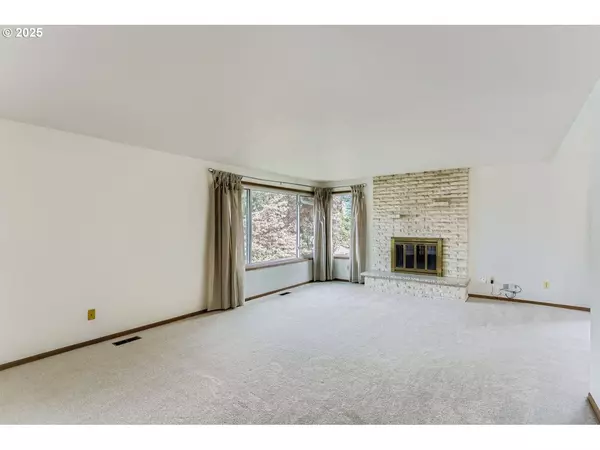 14320 SW CHERRYHILL DR, Beaverton, OR 97008