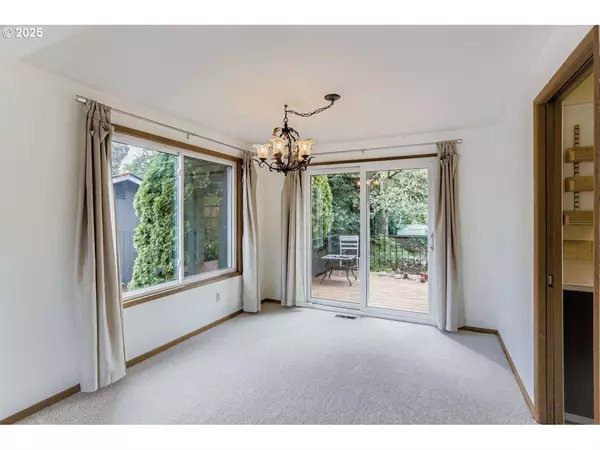 14320 SW CHERRYHILL DR, Beaverton, OR 97008