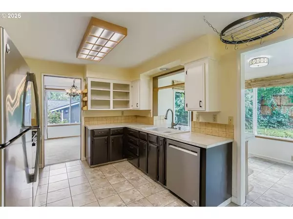 14320 SW CHERRYHILL DR, Beaverton, OR 97008