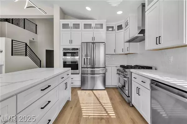 8125 Sunset Cove DR, Las Vegas, NV 89128