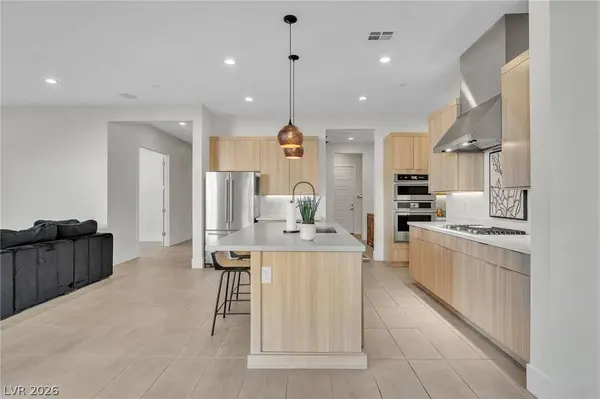 10214 Meandering Dell ST, Las Vegas, NV 89166