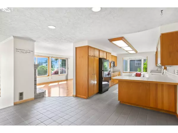 2335 5TH ST, Columbia City, OR 97018