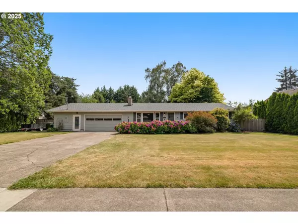 102 E 5TH ST, Newberg, OR 97132