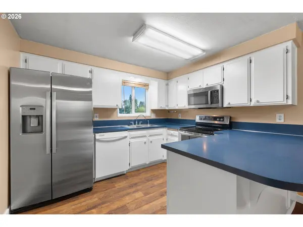13331 LAKEWOOD DR, Aurora, OR 97002