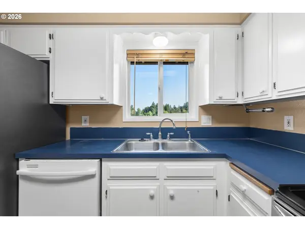 13331 LAKEWOOD DR, Aurora, OR 97002