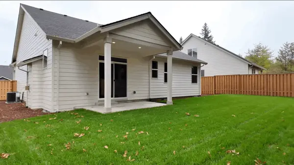 hickory floor plan - 855 Oakleaf way silverton OR