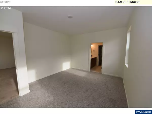 845 Oakleaf Wy, Silverton, OR 97381-2536