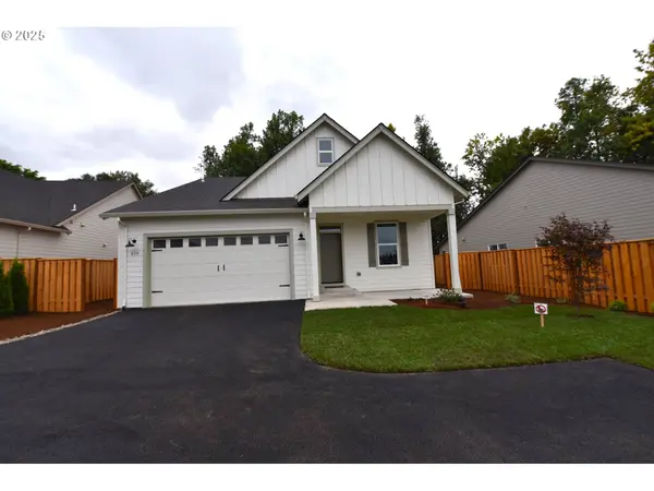 855 OAKLEAF WAY, Silverton, OR 97381