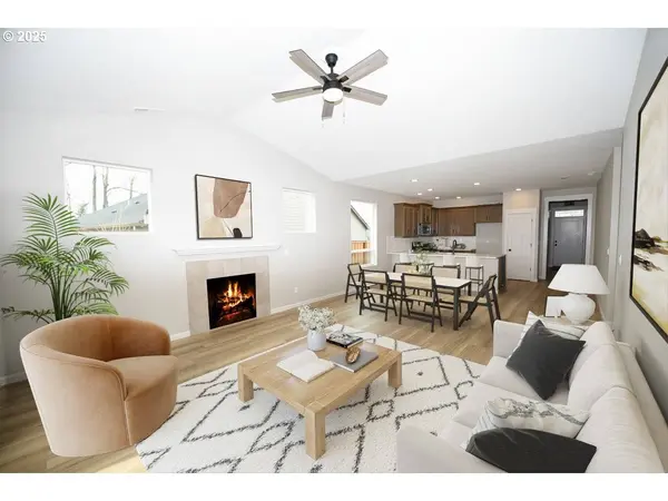 855 OAKLEAF WAY, Silverton, OR 97381