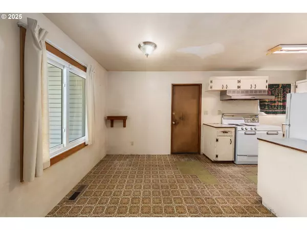 9312 N LEONARD ST, Portland, OR 97203