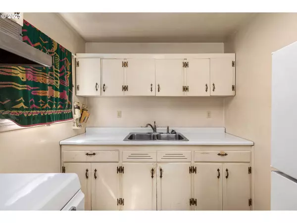 9312 N LEONARD ST, Portland, OR 97203