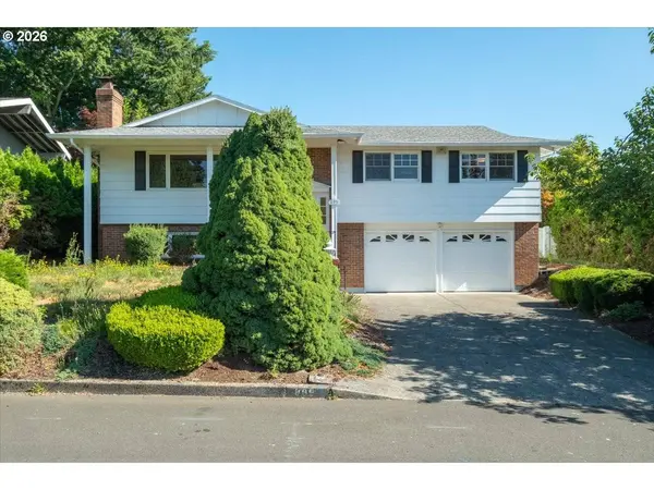 895 NW 3RD ST, Gresham, OR 97030