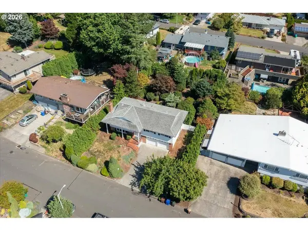 895 NW 3RD ST, Gresham, OR 97030