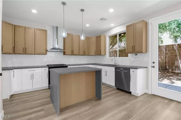 177 Rocky Star ST, Henderson, NV 89012