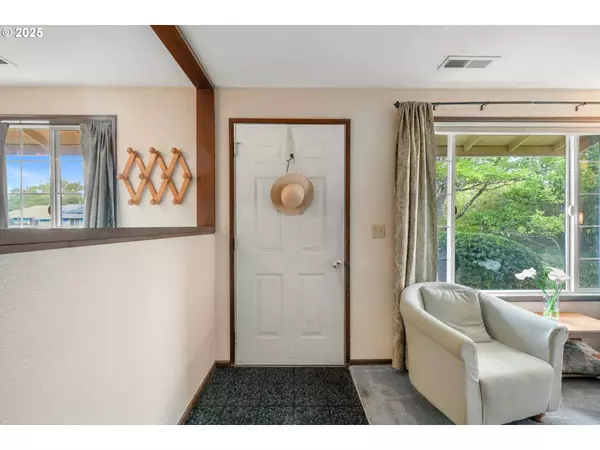 588 SE POWELL AVE, Corvallis, OR 97333