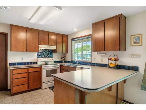 588 SE POWELL AVE, Corvallis, OR 97333