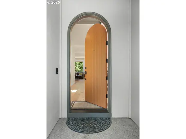10100 SW FOXTROT TER, Beaverton, OR 97008