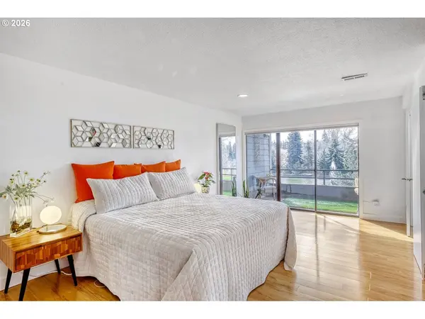 17011 SW VERSAILLES LN, Portland, OR 97224