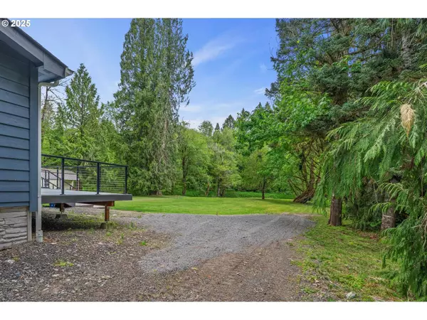 28313 CHAPMAN RD, Scappoose, OR 97056