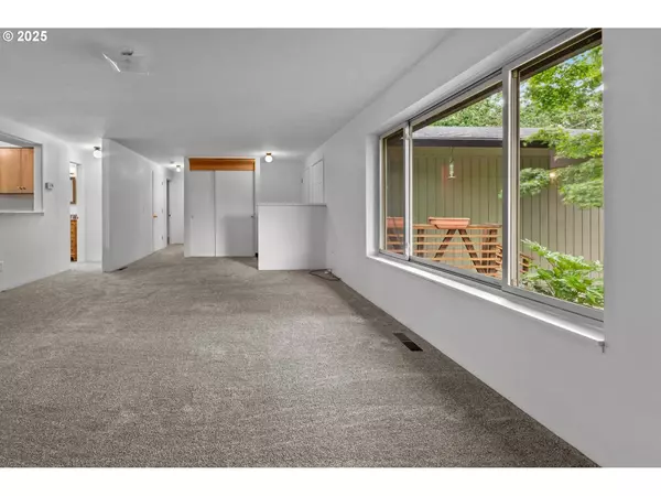 345 S 11TH ST, St Helens, OR 97051