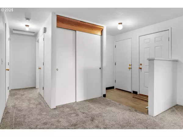 345 S 11TH ST, St Helens, OR 97051