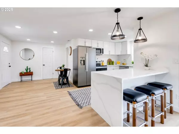 10455 SW MEADOW ST, Tigard, OR 97223