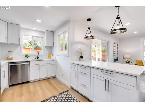 10455 SW MEADOW ST, Tigard, OR 97223