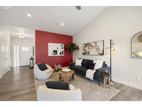 367 E 4TH ST, Lowell, OR 97452