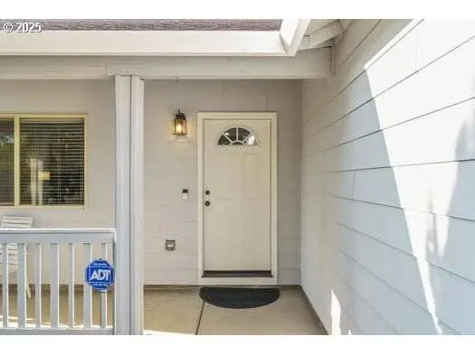 1230 W FAIRVIEW DR, Springfield, OR 97477