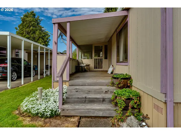 1225 W 10TH AVE #18, Junction City, OR 97448