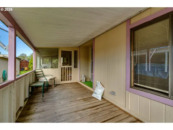 1225 W 10TH AVE #18, Junction City, OR 97448