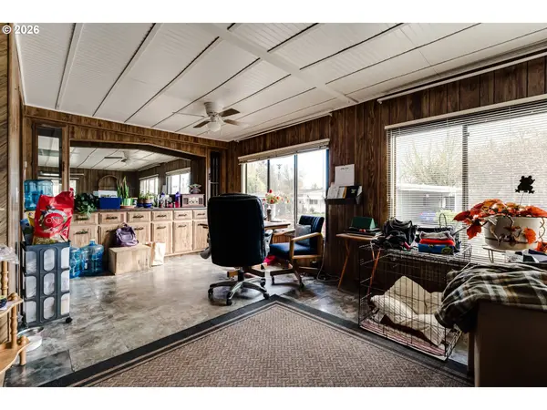 1225 W 10TH AVE #18, Junction City, OR 97448